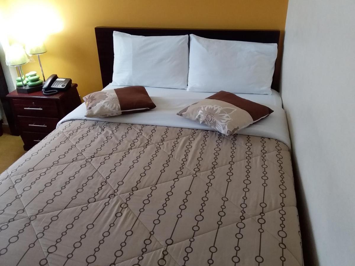 Hostal El Roble Quito Luaran gambar