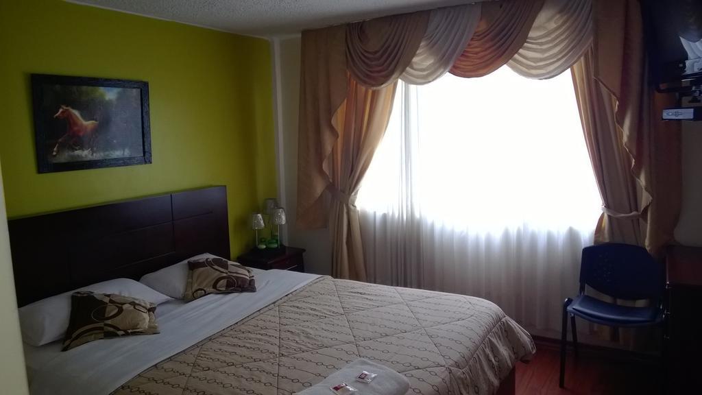 Hostal El Roble Quito Bilik gambar