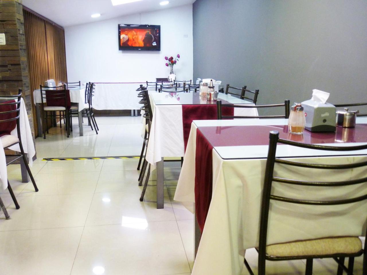 Hostal El Roble Quito Luaran gambar