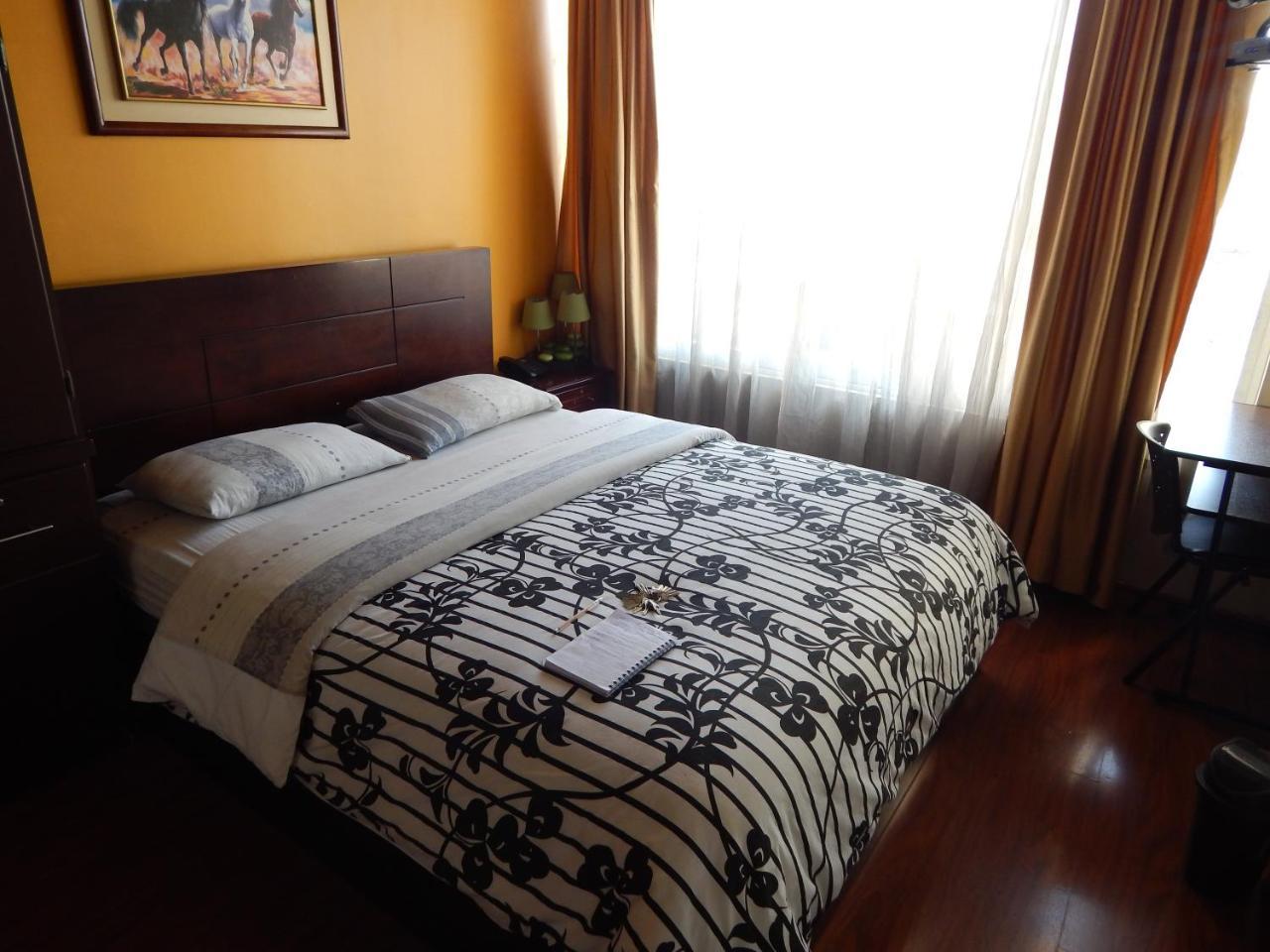 Hostal El Roble Quito Luaran gambar