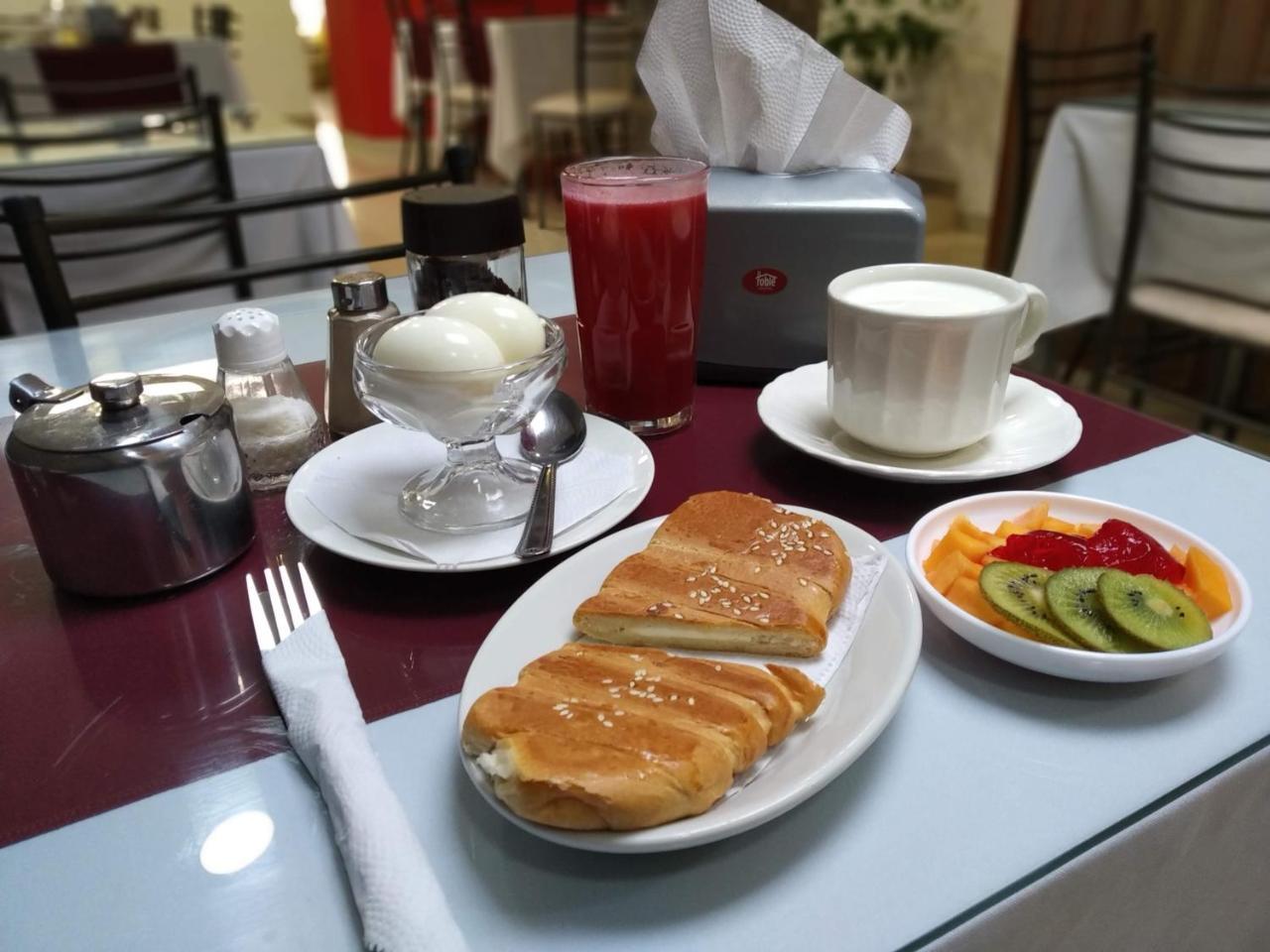 Hostal El Roble Quito Luaran gambar